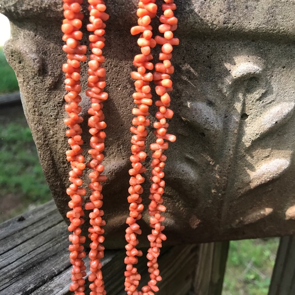 Vintage Real Coral long Necklace Gold clasp - Picture 2 of 9